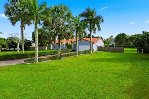 Villa ou maison à louer à Homestead, Floride: 3 chambres, 182.83 m2 № 2084857 - photo 4