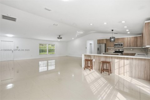 Villa ou maison à louer à Homestead, Floride: 3 chambres, 182.83 m2 № 2084857 - photo 10