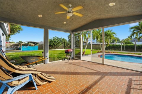 Villa ou maison à louer à Homestead, Floride: 3 chambres, 182.83 m2 № 2084857 - photo 30