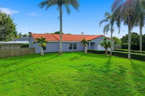 Villa ou maison à louer à Homestead, Floride: 3 chambres, 182.83 m2 № 2084857 - photo 5