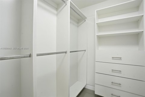 Villa ou maison à louer à Homestead, Floride: 3 chambres, 182.83 m2 № 2084857 - photo 23