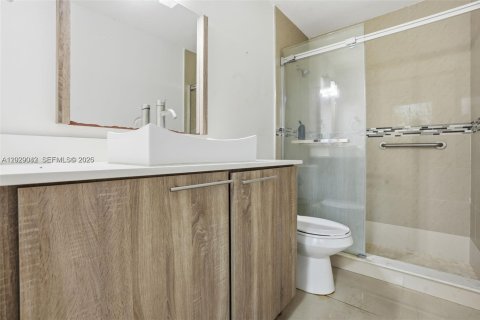 Villa ou maison à louer à Homestead, Floride: 3 chambres, 182.83 m2 № 2084857 - photo 24