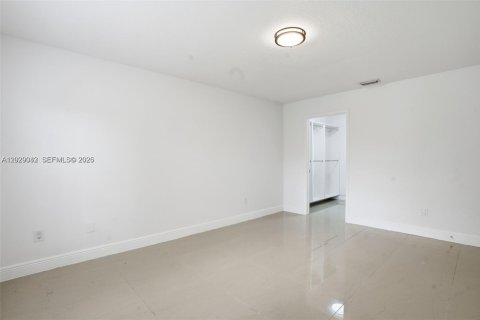 Villa ou maison à louer à Homestead, Floride: 3 chambres, 182.83 m2 № 2084857 - photo 22