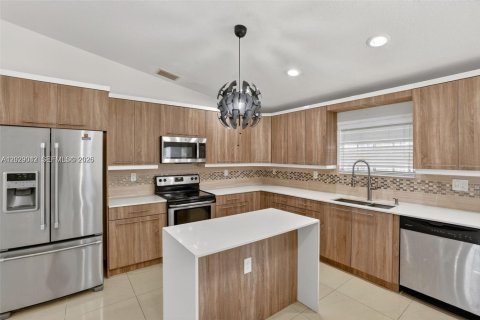 Villa ou maison à louer à Homestead, Floride: 3 chambres, 182.83 m2 № 2084857 - photo 11
