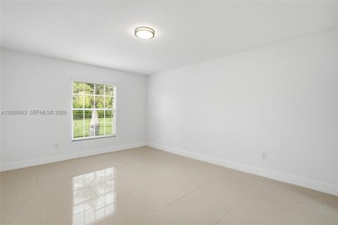 Villa ou maison à louer à Homestead, Floride: 3 chambres, 182.83 m2 № 2084857 - photo 19