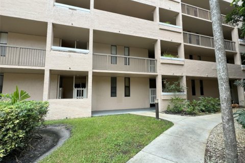 Condominio en alquiler en Plantation, Florida, 2 dormitorios, 77.48 m2 № 1229106 - foto 1