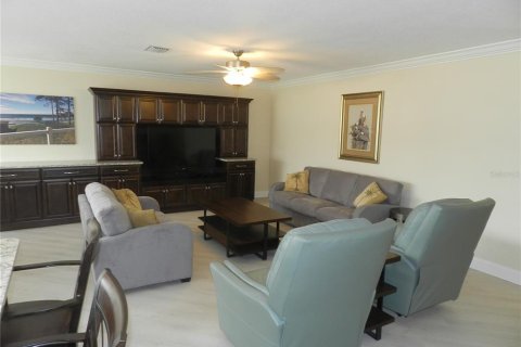 Condo in Seminole, Florida, 2 bedrooms  № 1533031 - photo 16