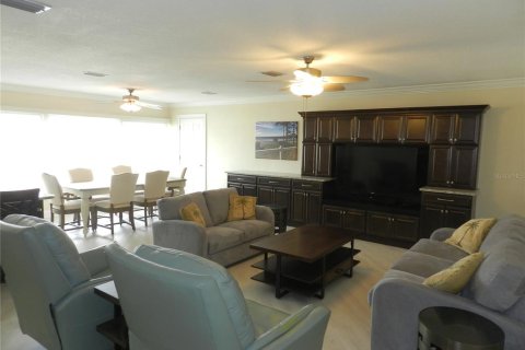 Condo in Seminole, Florida, 2 bedrooms  № 1533031 - photo 11