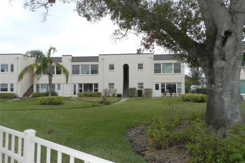 Condo in Seminole, Florida, 2 bedrooms  № 1533031 - photo 6