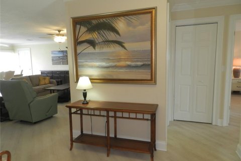 Condo in Seminole, Florida, 2 bedrooms  № 1533031 - photo 18