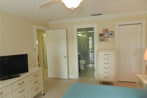 Condo in Seminole, Florida, 2 bedrooms  № 1533031 - photo 24