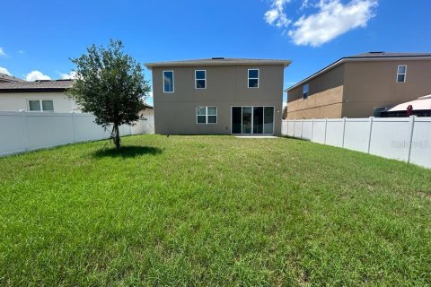 House in Haines City, Florida 4 bedrooms, 182.27 sq.m. № 2391378 - photo 2