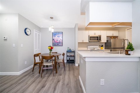 Condo in Orlando, Florida, 1 bedroom  № 1873935 - photo 12