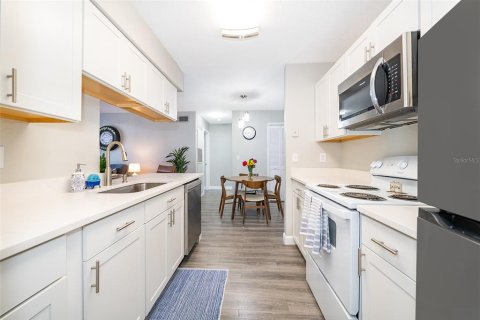 Condo in Orlando, Florida, 1 bedroom  № 1873935 - photo 17