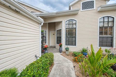 Villa ou maison à vendre à Tavares, Floride: 2 chambres, 109.53 m2 № 2407025 - photo 3