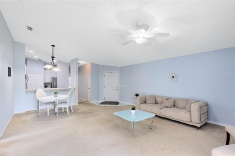 House in Orlando, Florida 3 bedrooms, 118.17 sq.m. № 1873175 - photo 10