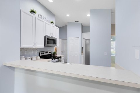 House in Orlando, Florida 3 bedrooms, 118.17 sq.m. № 1873175 - photo 13