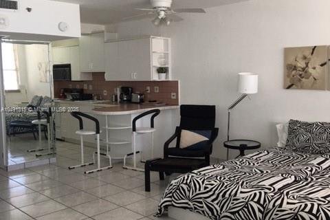 Copropriété à louer à Miami Beach, Floride: 49.7 m2 № 1861663 - photo 1