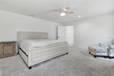 House in Clermont, Florida 5 bedrooms, 306.58 sq.m. № 2123625 - photo 25
