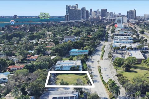 Propiedad comercial en Miami, Florida № 2044123