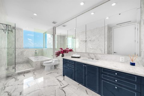 Condo in Surfside, Florida, 4 bedrooms  № 1700140 - photo 22