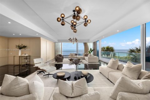 Condo in Surfside, Florida, 4 bedrooms  № 1700140 - photo 2