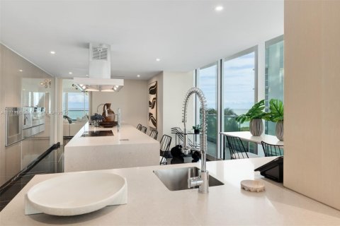 Condo in Surfside, Florida, 4 bedrooms  № 1700140 - photo 12
