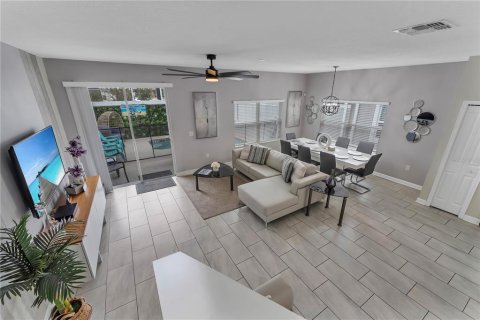 Townhouse in Davenport, Florida 5 bedrooms, 201.32 sq.m. № 1603214 - photo 13