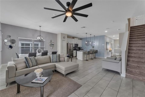 Townhouse in Davenport, Florida 5 bedrooms, 201.32 sq.m. № 1603214 - photo 12