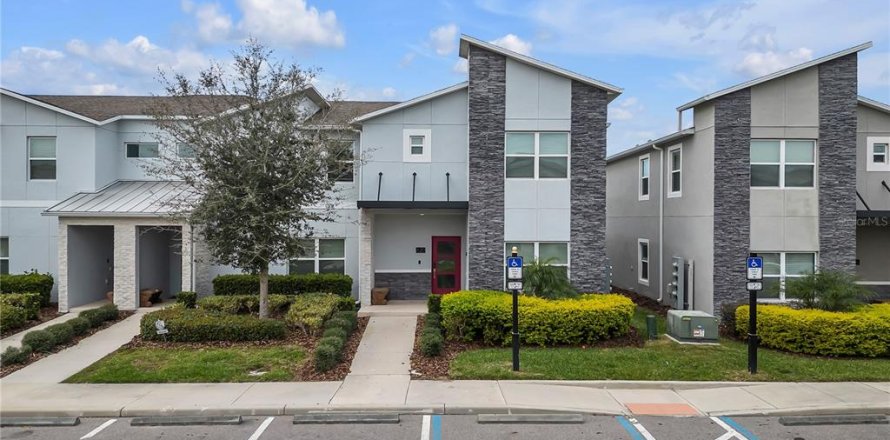 Townhouse in Davenport, Florida 5 bedrooms, 201.32 sq.m. № 1603214