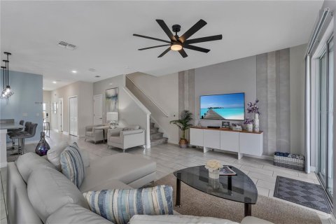 Townhouse in Davenport, Florida 5 bedrooms, 201.32 sq.m. № 1603214 - photo 25
