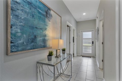 Townhouse in Davenport, Florida 5 bedrooms, 201.32 sq.m. № 1603214 - photo 4