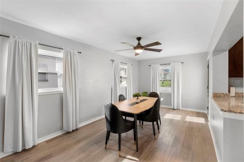House in Orlando, Florida 3 bedrooms, 113.99 sq.m. № 1835283 - photo 18