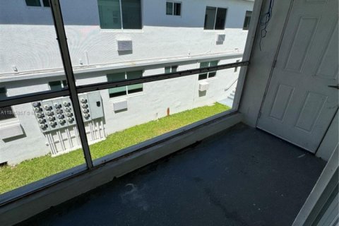 Apartment in Bay Harbor Islands, Florida 1 bedroom, 1976.22 sq.m. № 1932610 - photo 9