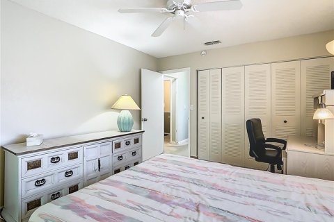 Condo in New Port Richey, Florida, 2 bedrooms  № 1586250 - photo 25