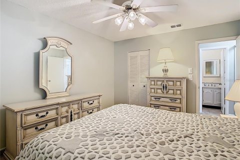 Condo in New Port Richey, Florida, 2 bedrooms  № 1586250 - photo 19