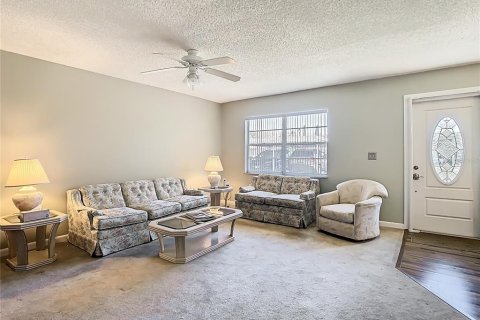 Condo in New Port Richey, Florida, 2 bedrooms  № 1586250 - photo 4