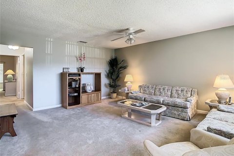 Condo in New Port Richey, Florida, 2 bedrooms  № 1586250 - photo 5