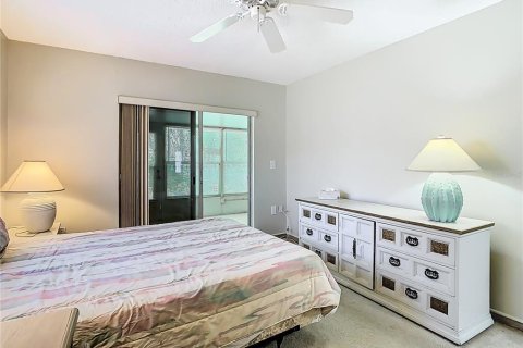 Condo in New Port Richey, Florida, 2 bedrooms  № 1586250 - photo 23