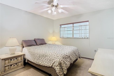 Condo in New Port Richey, Florida, 2 bedrooms  № 1586250 - photo 17