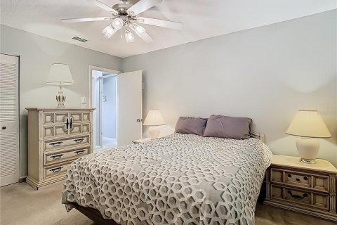 Condo in New Port Richey, Florida, 2 bedrooms  № 1586250 - photo 18