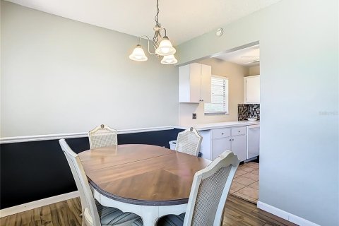 Condo in New Port Richey, Florida, 2 bedrooms  № 1586250 - photo 10