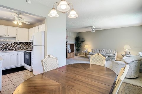 Condo in New Port Richey, Florida, 2 bedrooms  № 1586250 - photo 15