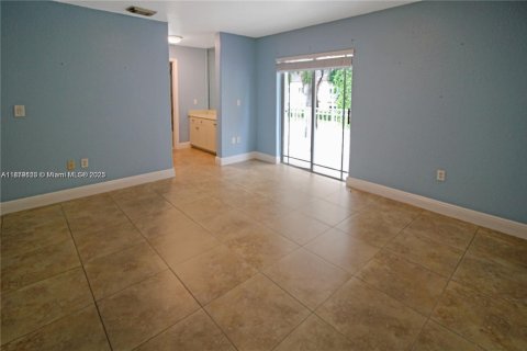 Copropriété à louer à Hialeah Gardens, Floride: 3 chambres, 110.55 m2 № 1921474 - photo 6