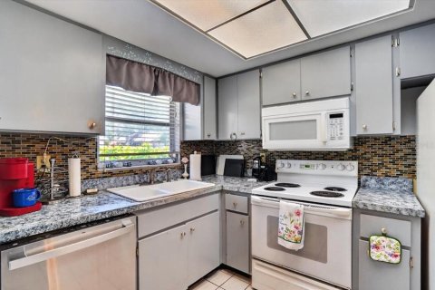 Купить виллу или дом в Брейдентон, Флорида 4 комнаты, 83.24м2, № 2110582 - фото 16