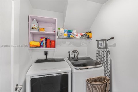 Villa ou maison à vendre à Doral, Floride: 4 chambres, 229.28 m2 № 1832282 - photo 30