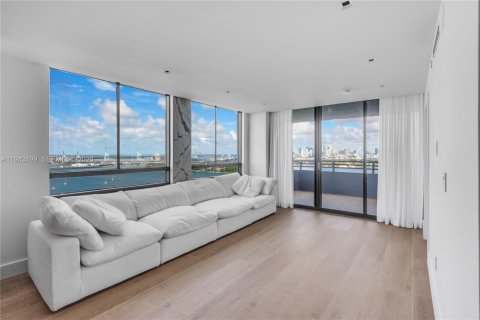 Condominio en venta en Miami Beach, Florida, 2 dormitorios, 128.58 m2 № 2000500 - foto 7