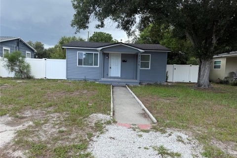 Villa ou maison à Saint Petersburg, Floride 3 chambres, 93.09 m2 № 2324355