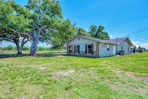 House in Arcadia, Florida 4 bedrooms, 213.77 sq.m. № 2151830 - photo 8