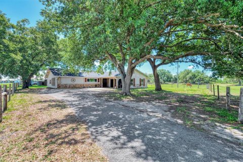 House in Arcadia, Florida 4 bedrooms, 213.77 sq.m. № 2151830